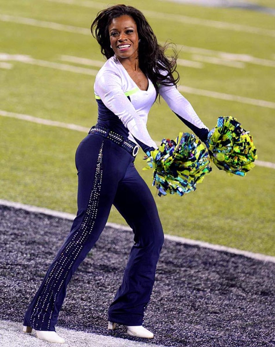 140203165125-seattle-seahawks-super-bowl-xlviii-cheerleaders-op6c-119665-mid-single-image-cut.jpg