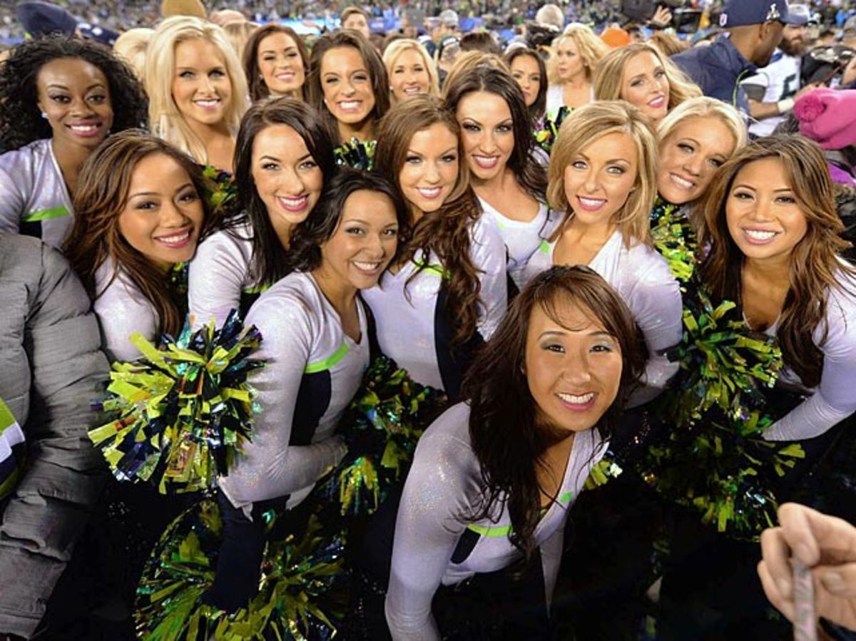 140203165114-seattle-seahawks-super-bowl-xlviii-cheerleaders-op6b-125653-mid-single-image-cut.jpg