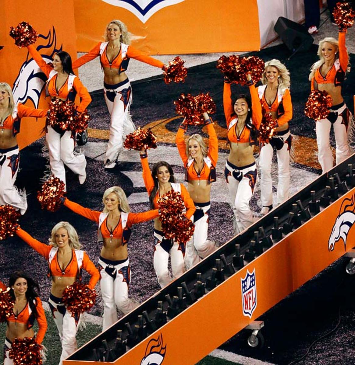 140203164954-denver-broncos-super-bowl-xlviii-cheerleaders-ap60021359092-9-single-image-cut.jpg