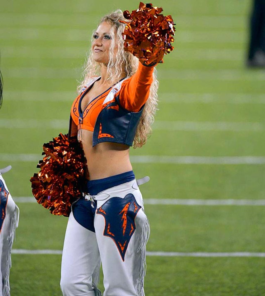 140203165005-denver-broncos-super-bowl-xlviii-cheerleaders-op6b-121711-mid-single-image-cut.jpg