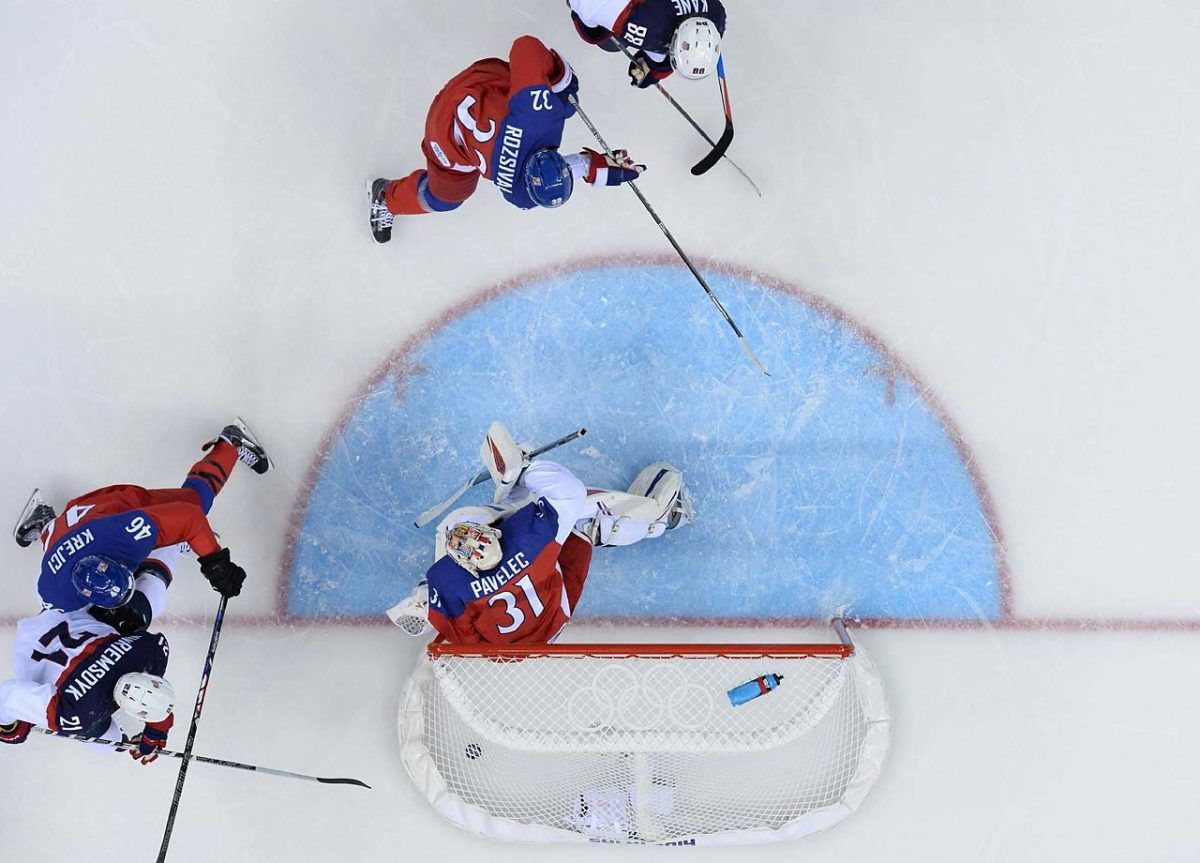 hockey-opbl-7310-mid.jpg