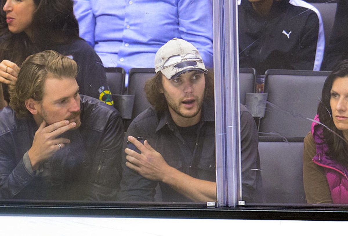 140526125337-taylor-kitsch-single-image-cut.jpg