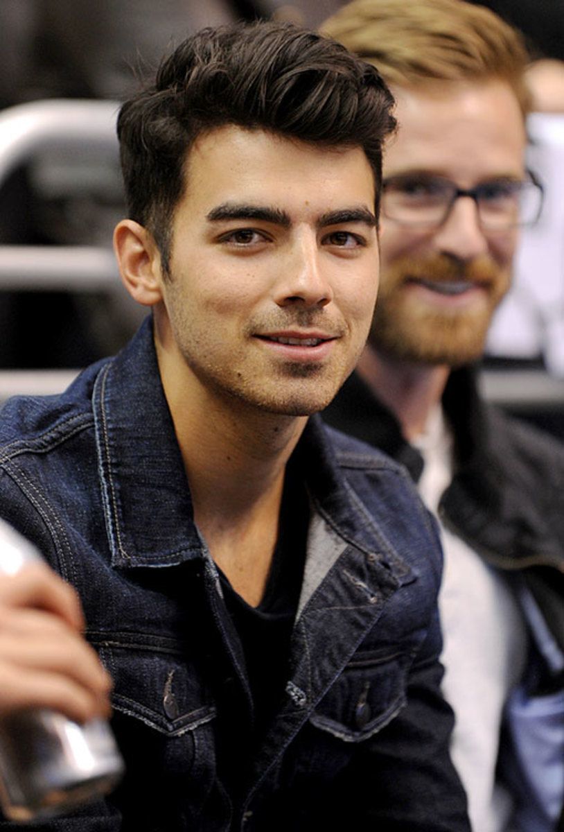 140501120243-joe-jonas-single-image-cut.jpg
