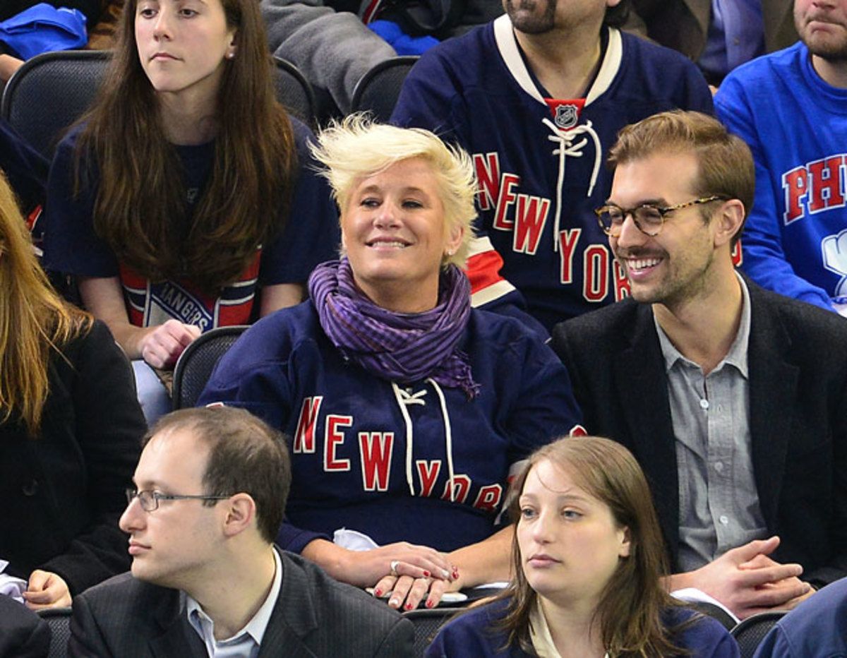 140424182001-anne-burrell-single-image-cut.jpg