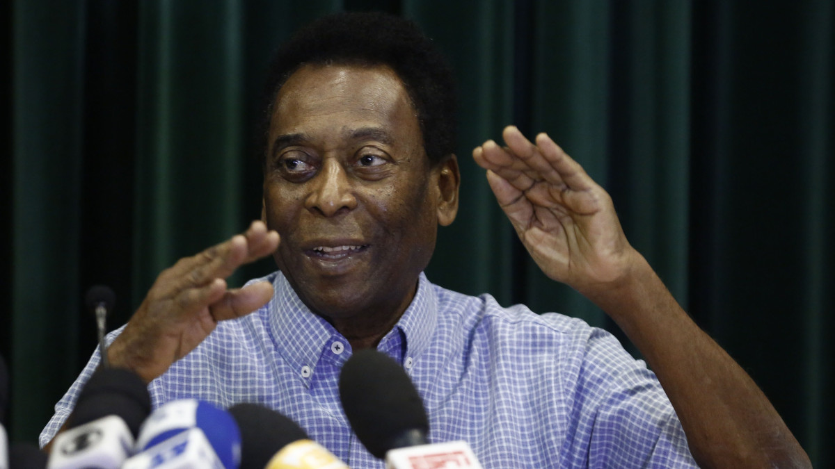 Pele Released From Brazilian Hospital On Tuesday Sports Illustrated 