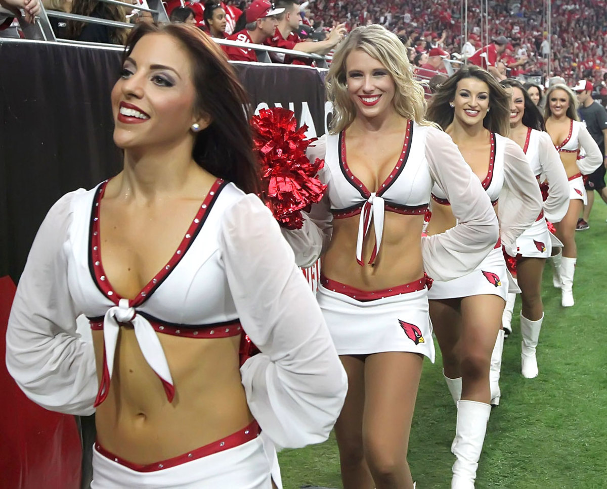 Arizona-Cardinals-cheerleaders-BY4_8287.jpg