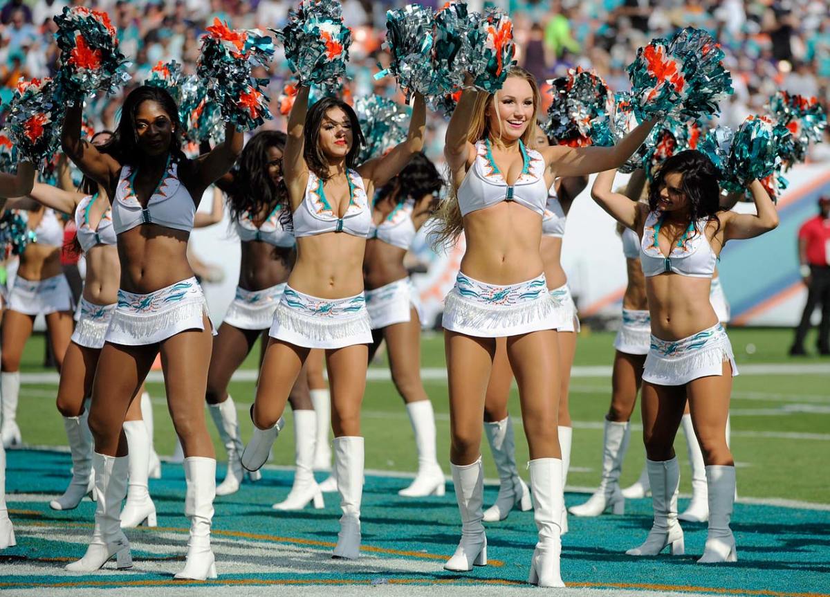 Miami-Dolphins-cheerleaders-796141207037_Ravens_at_Dolphins.jpg