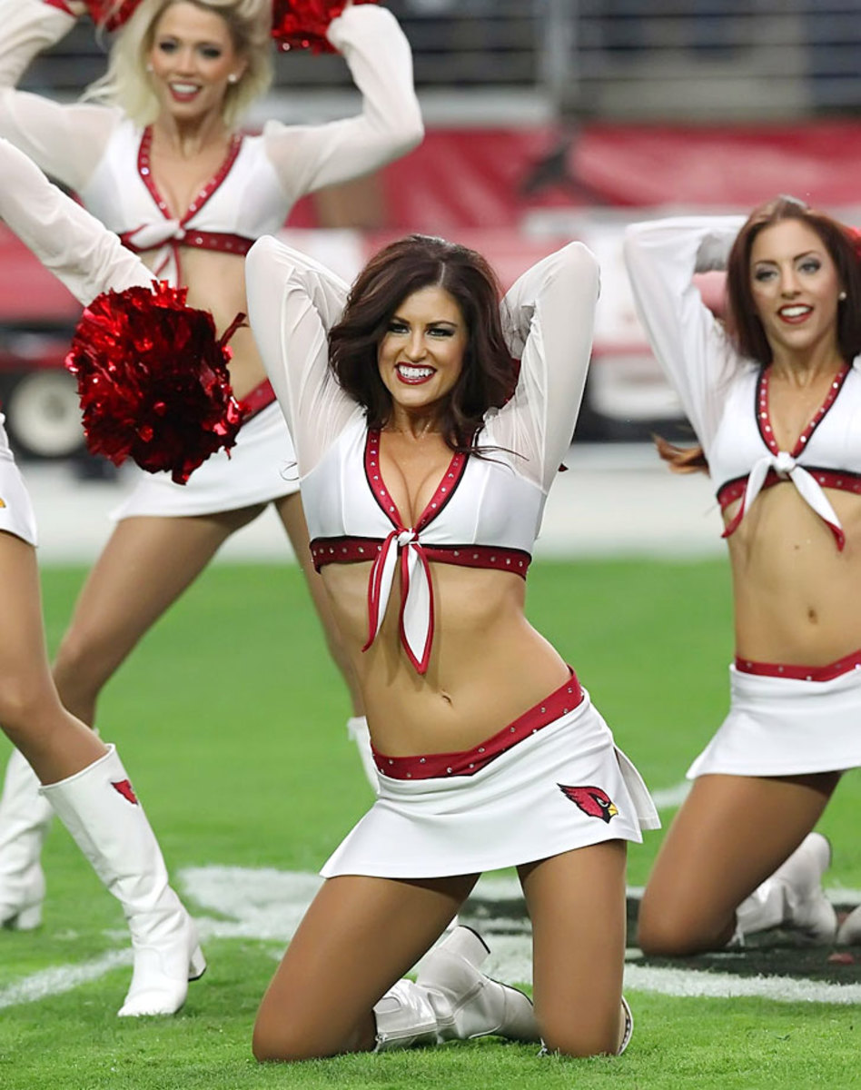 Arizona-Cardinals-cheerleaders-YP4_5941.jpg