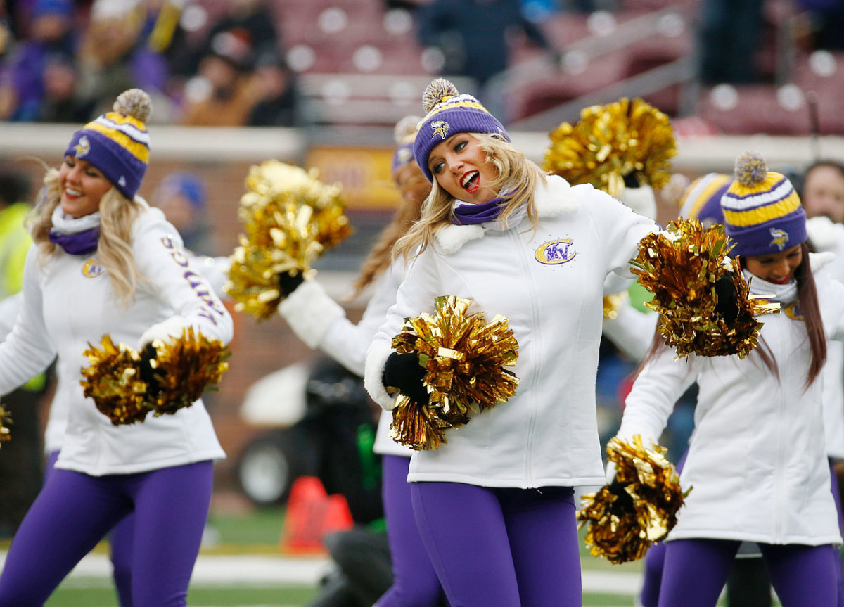 Minnesota-Vikings-cheerleaders-AP163612746517_16.jpg
