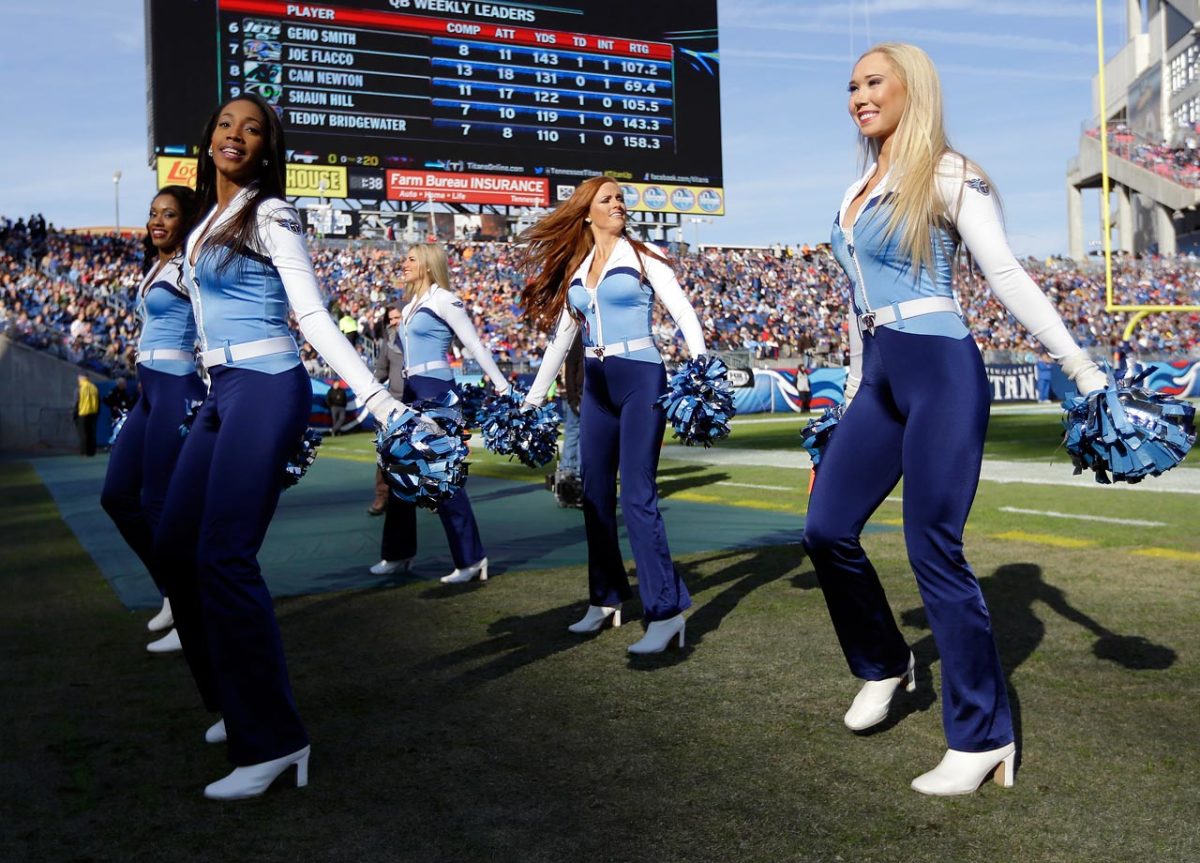 Tennessee-Titans-cheerleaders-AP571094315768_15.jpg
