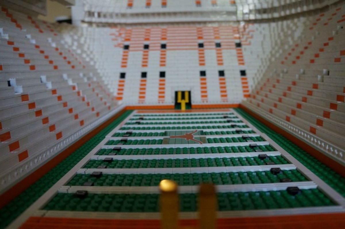 texas longhorns football stadium lego replica 4