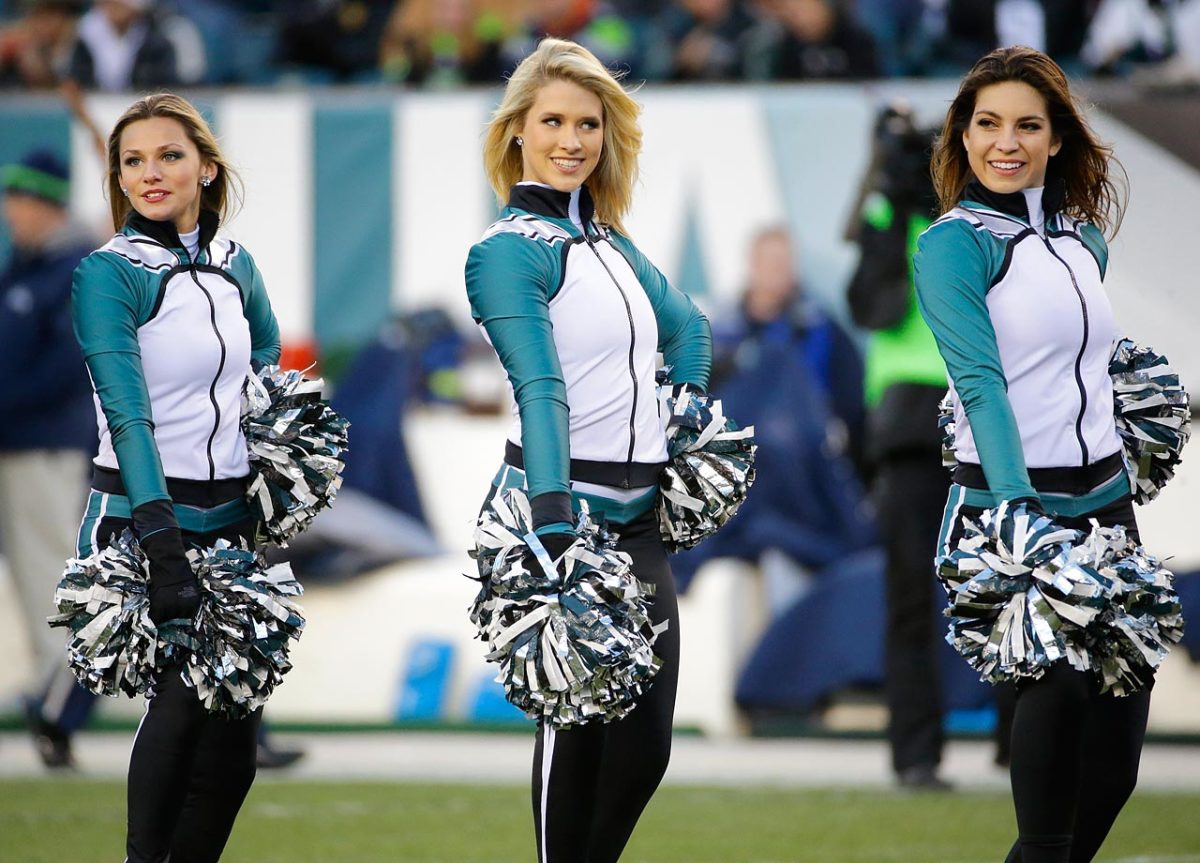 Philadelphia-Eagles-cheerleaders-AP357431726212_13.jpg