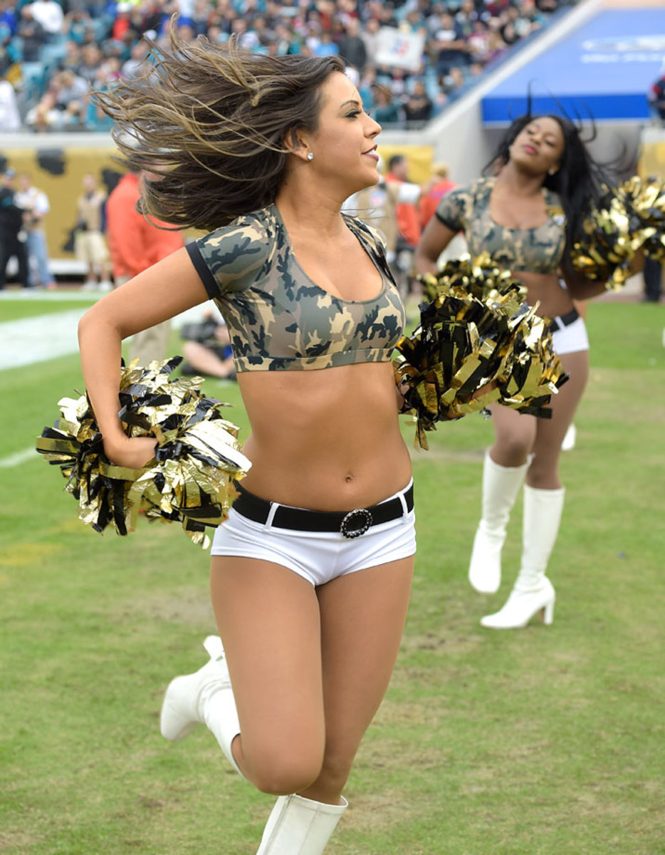 Jacksonville-Jaguars-The-Roar-cheerleaders-AP66786708112_5.jpg