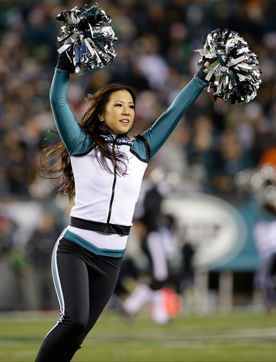 Philadelphia-Eagles-cheerleaders-AP872922840197_8.jpg