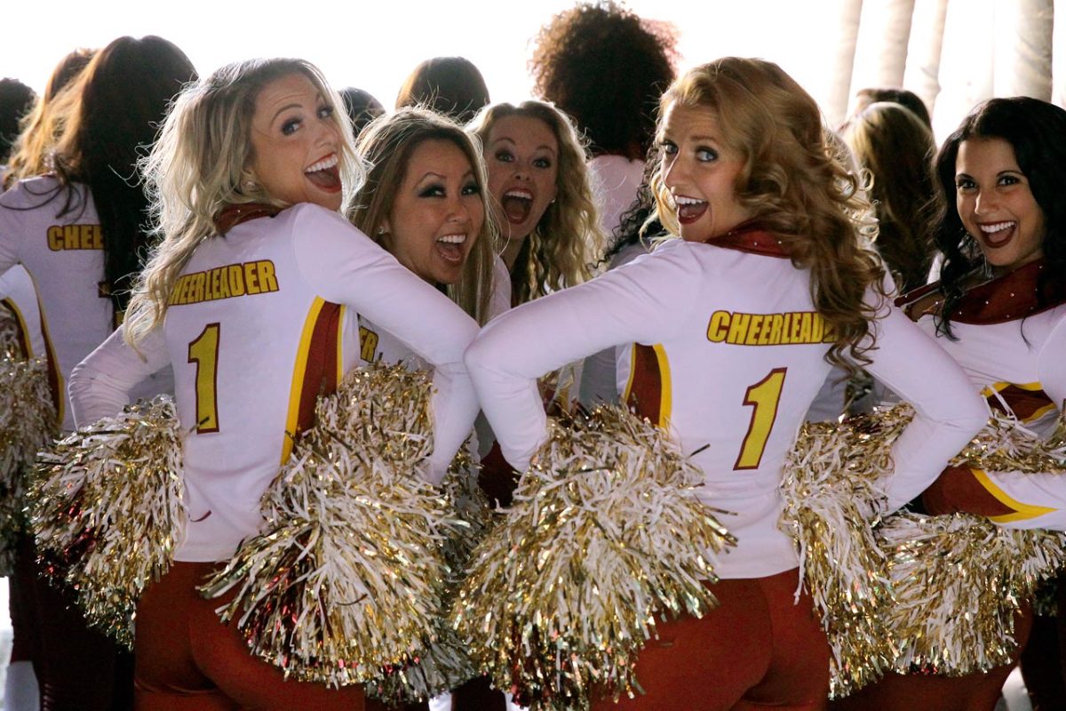 Washington-Redskins-cheerleaders-AP579982067312_6.jpg