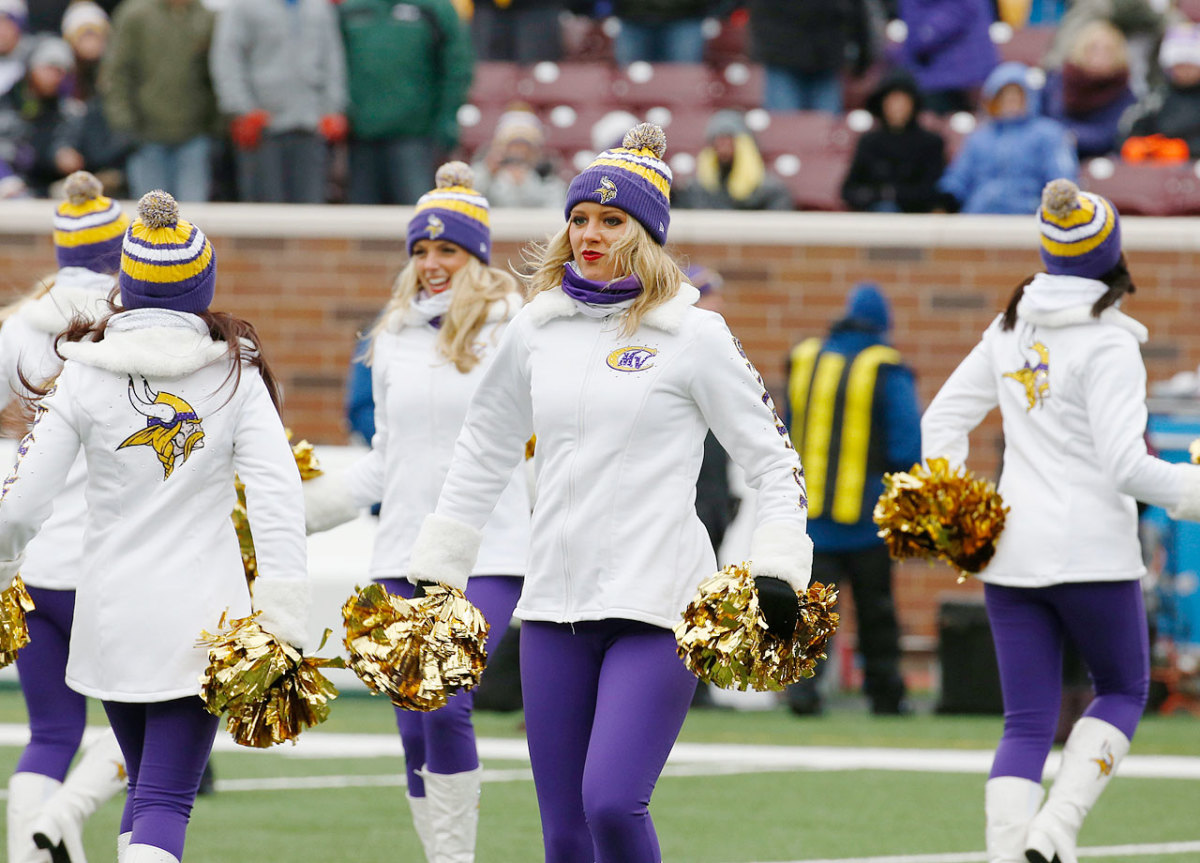 Minnesota-Vikings-cheerleaders-AP934808024776_17.jpg
