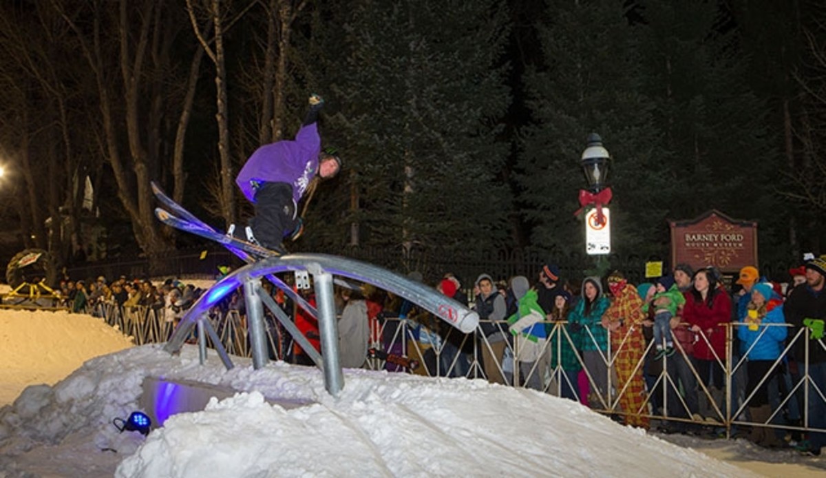 henrik_harlaut_ski_streetstyle_jam_Dew_Tour_Breckenridge_kanights_02_640x370.jpg