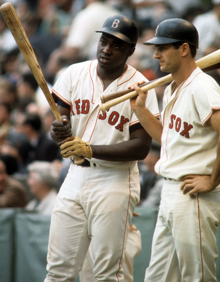 1967-Carl-Yastrzemski-George-Scott-079114690.jpg