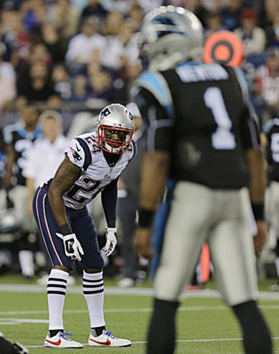 The arrival of Revis will allow the Patriots to continue with a man-heavy scheme. (Charles Krupa/AP)