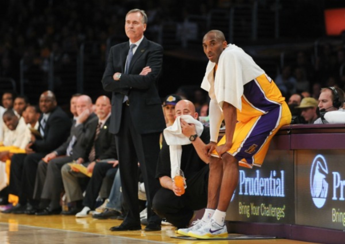 Kobe Bryant reportedly doesn't want Mike D'Antoni to be the Lakers coach when he returns from injury. (Noah Graham/NBAE via Getty Images)