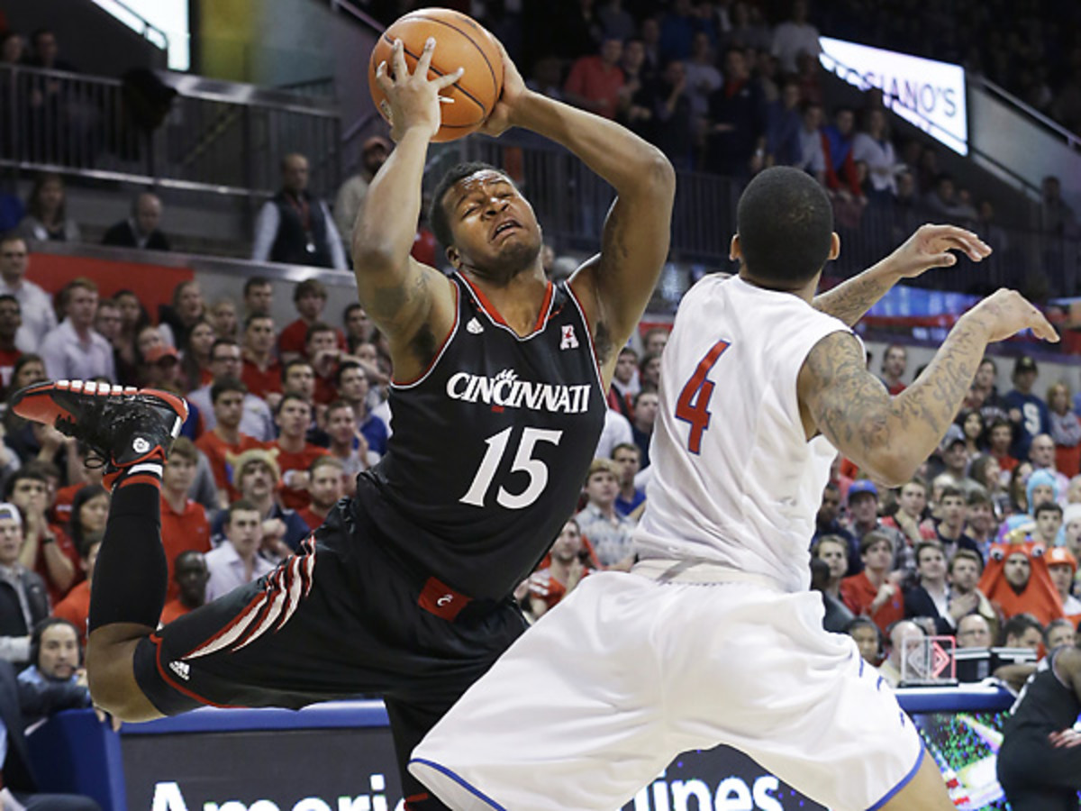 Jermaine Sanders (15) and Cincinnati abruptly lost their momentum after losing to SMU. (LM Otero/AP)