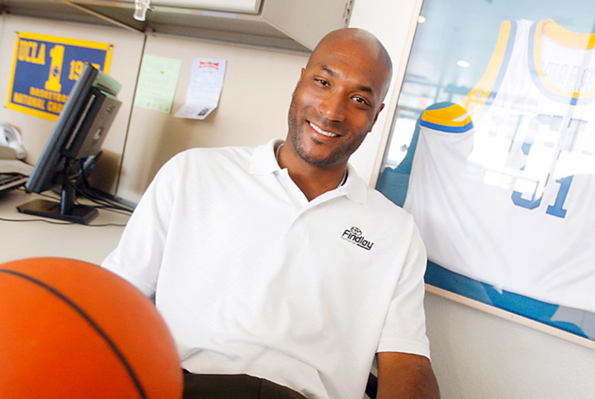 Assuming no settlement is reached, the O'Bannon v. NCAA trial will start on Monday. 