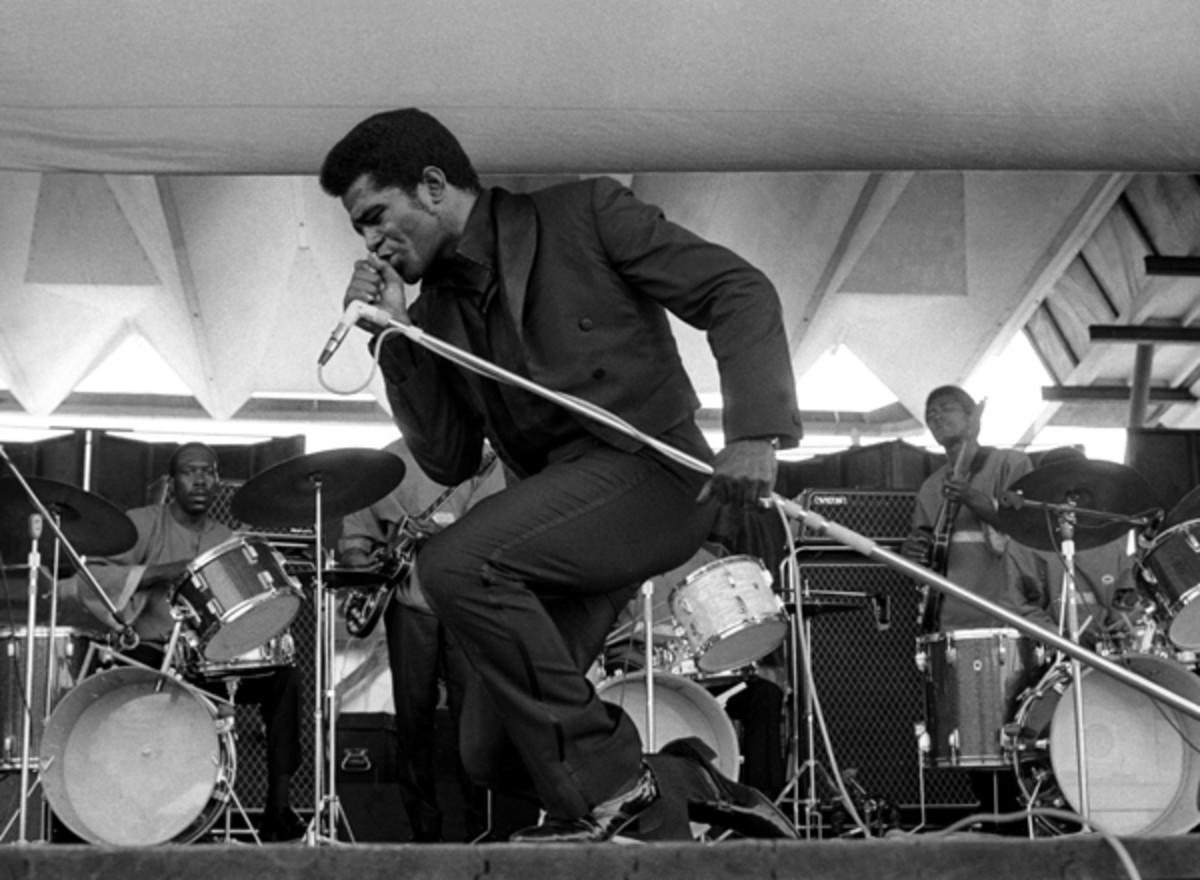 JB-SA-00346_James_Brown_at_the_Newport_Jazz_Festival_8