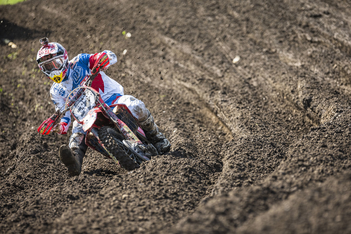 P-20140811-00085_HiRes JPEG 24bit RGB.jpg