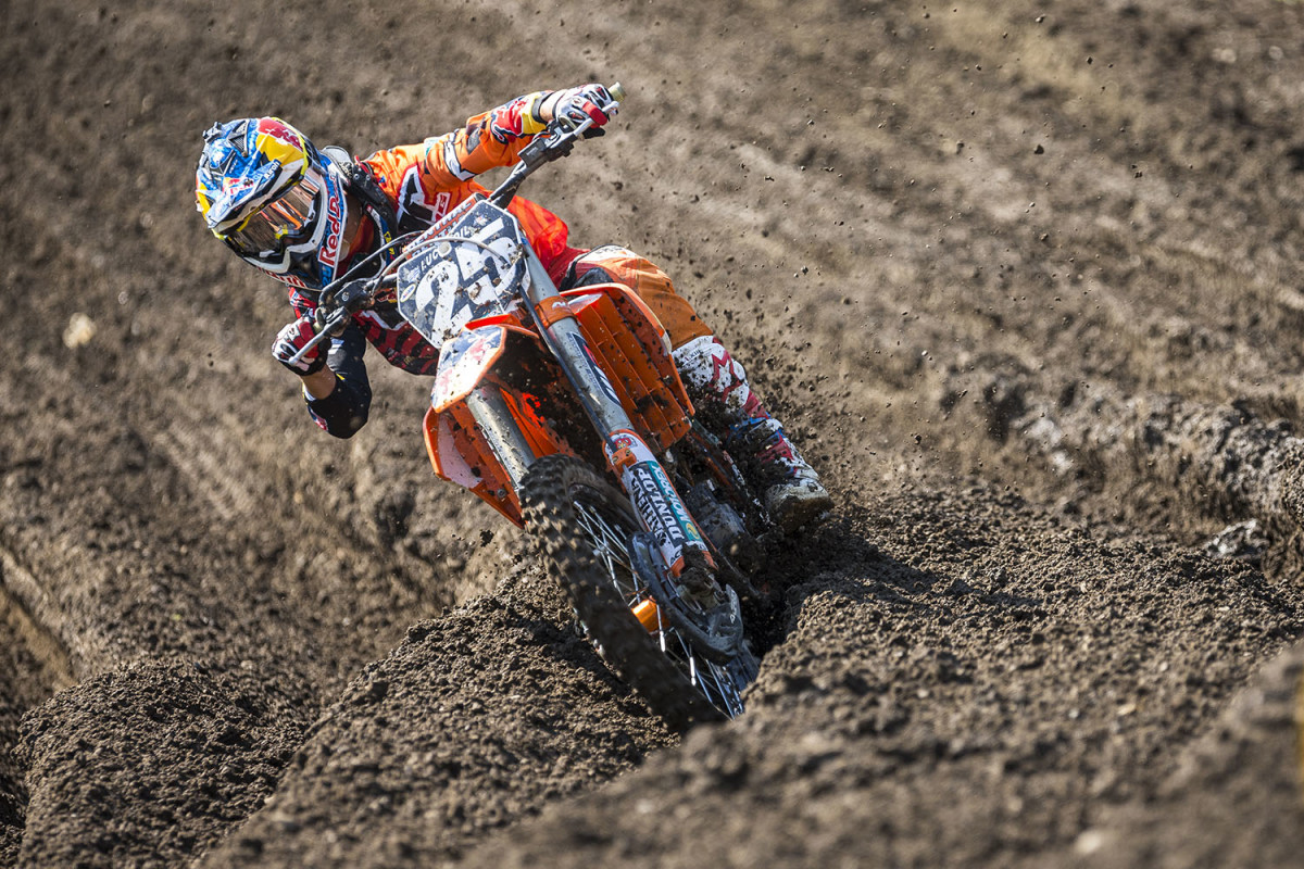 P-20140811-00080_HiRes JPEG 24bit RGB.jpg