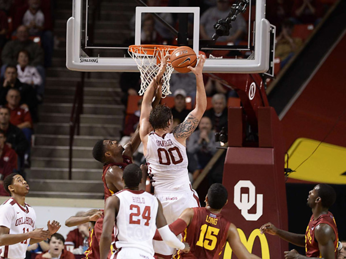 Ryan Spangler was a beast in the paint, scoring 16 points and grabbing 15 rebounds. (Greg Nelson/SI)