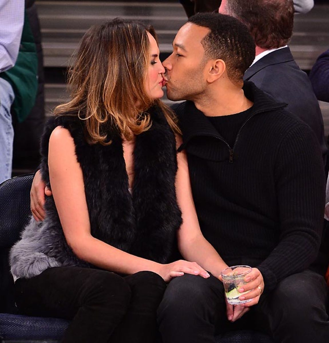 140124115254-christine-teigen-john-legend-single-image-cut.jpg