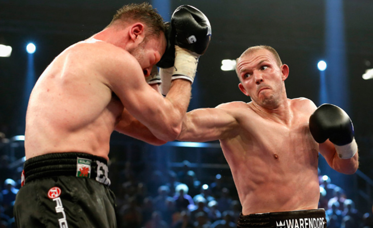 Juergen Braehmer forced Enzo Maccarinelli to concede after continually pounding his left eye in order to keep the light heavyweight belt.