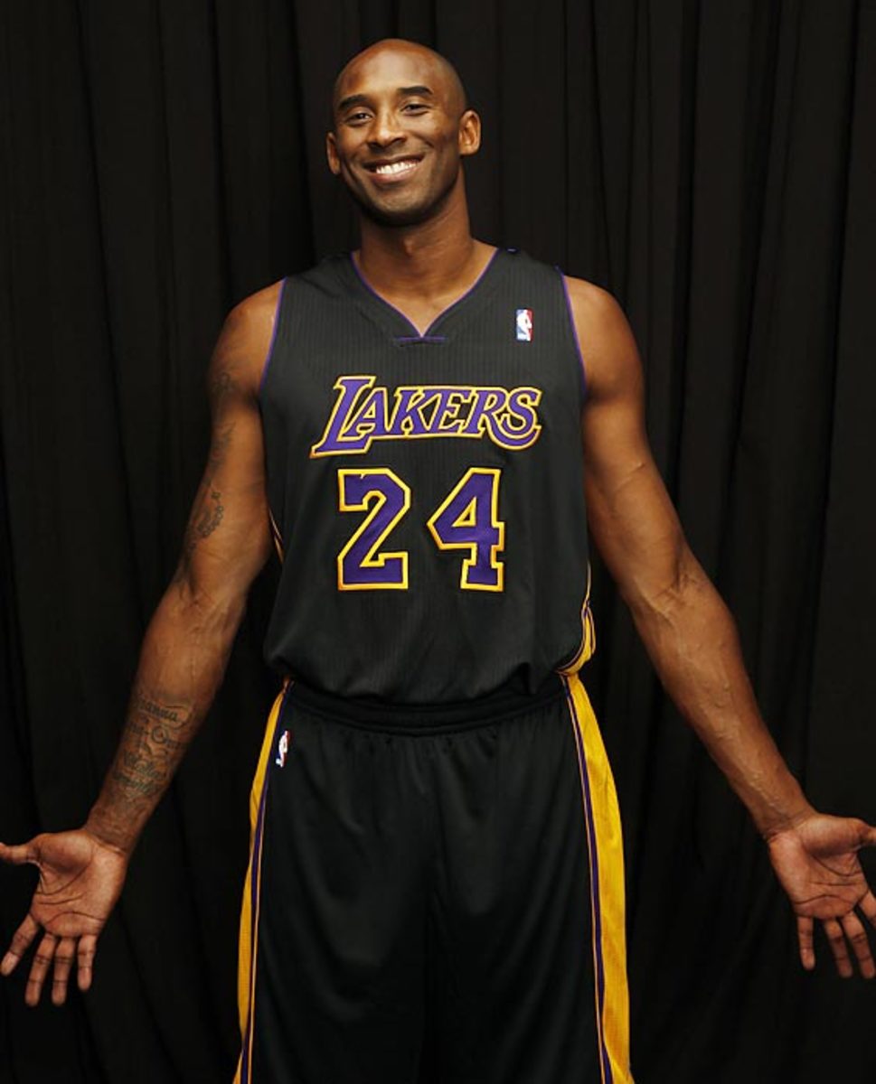 11,587 Kobe Bryant Shooting Stock Photos, High-Res Pictures, and