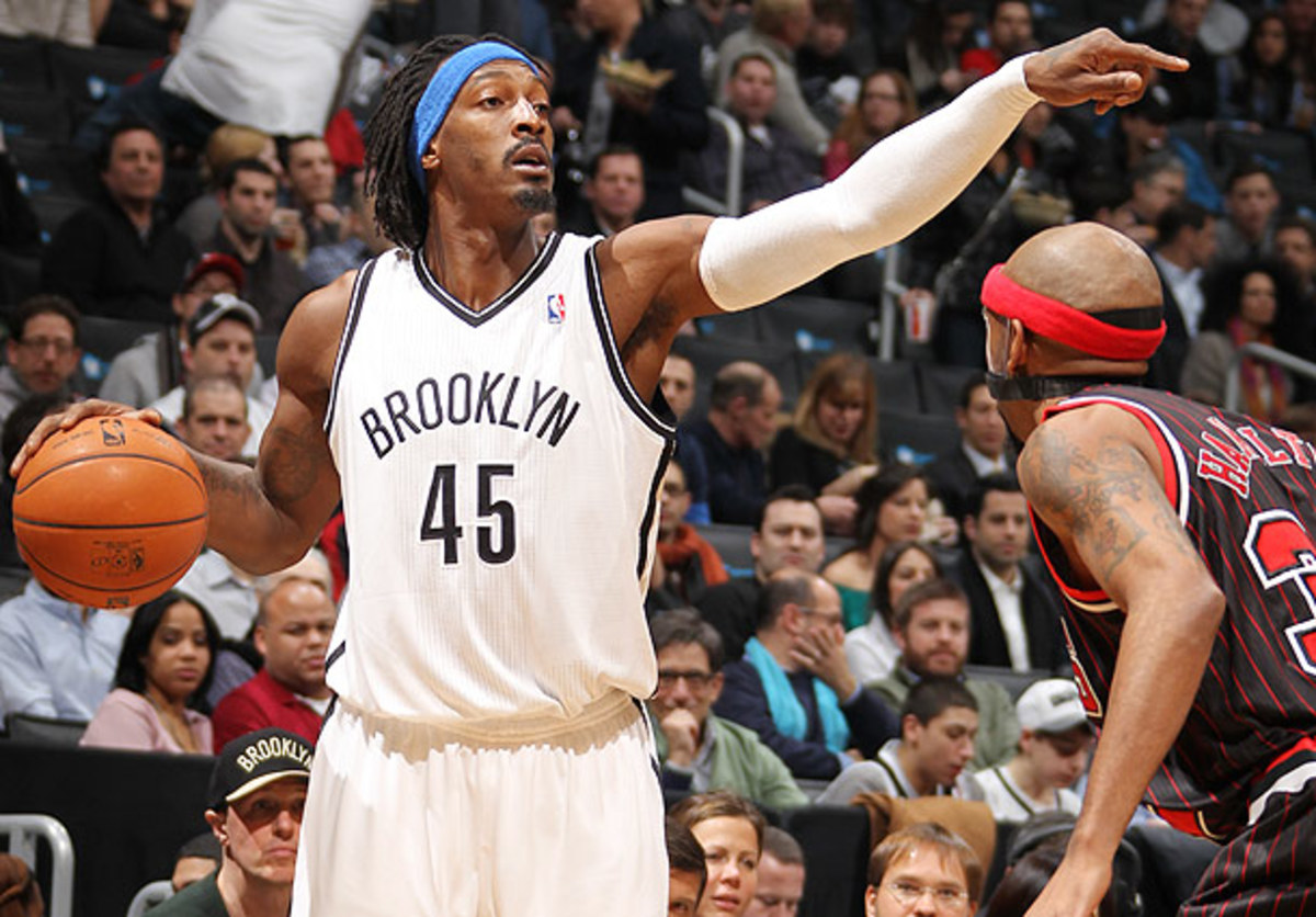 Gerald Wallace directs traffic