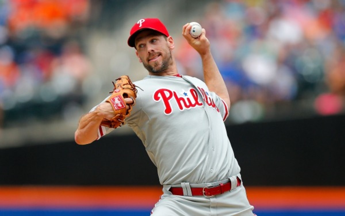 Cliff Lee is being sought after by multiple teams. (Jim McIsaac/Getty Images)
