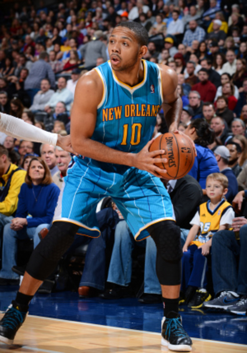 Eric Gordon has rather reluctantly played for the Hornets this season after attempting to sign with Phoenix as a restricted free agent last summer. (Garrett W. Ellwood/NBAE via Getty Images)