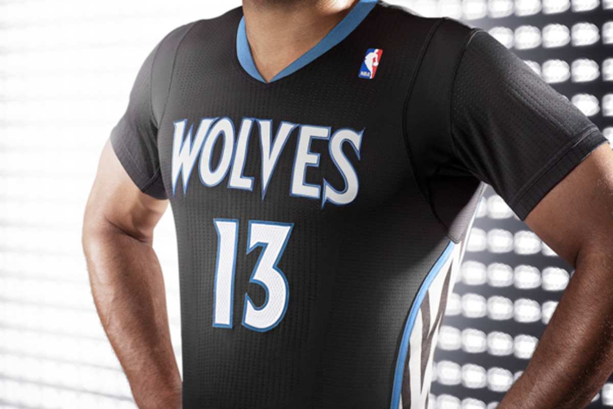 Timberwolves debut black, sleeved 'Lights Out' alternate jerseys vs