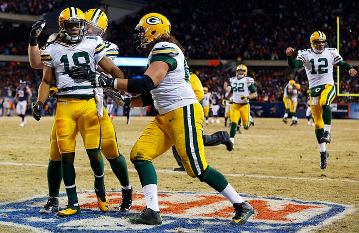 A late Aaron Rodgers-to-Randall Cobb touchdown propelled the Packers to an NFC North title.