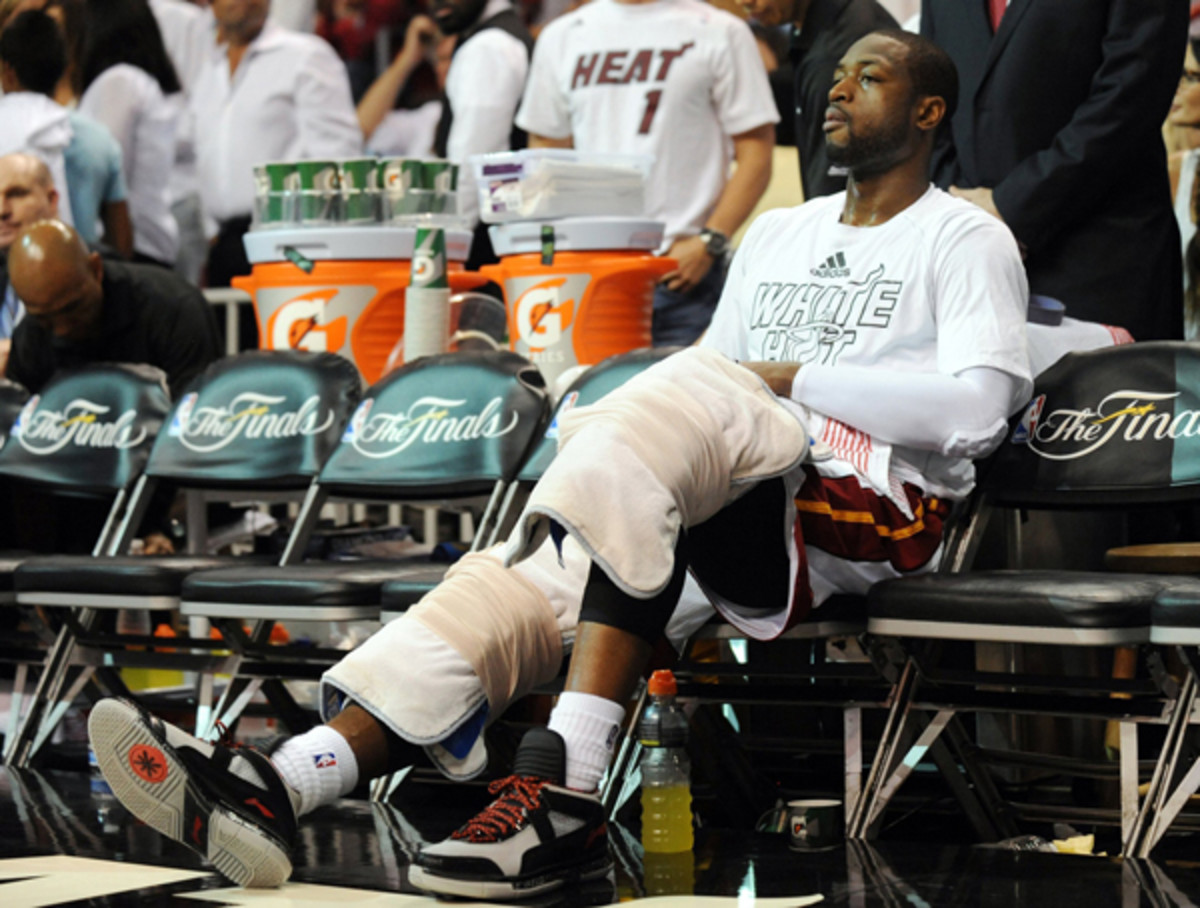 Dwyane Wade played through knee bone bruises during the 2013 playoffs. (Sun Sentinel/Getty Images)