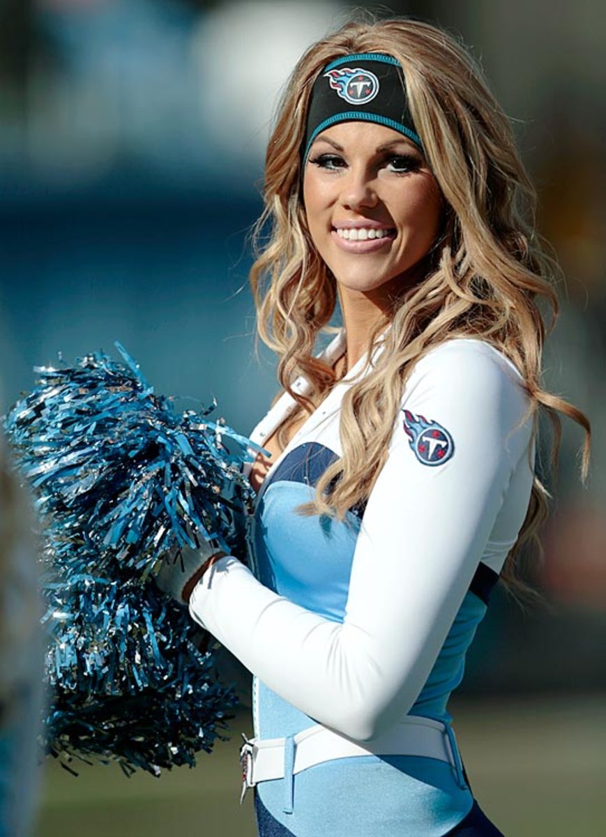 131230171916-tennessee-titans-cheerleaders-ap577480955248-19-single-image-cut.jpg