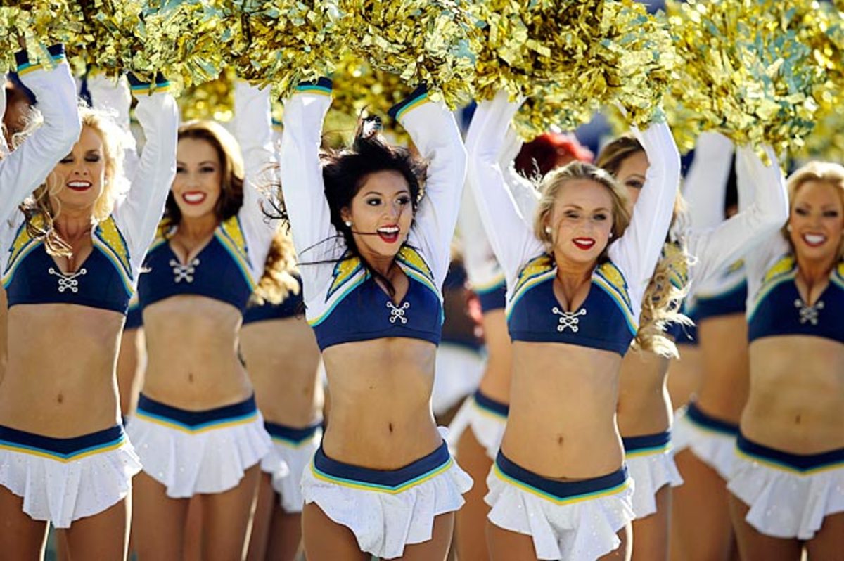 131230171851-san-diego-charger-girls-cheerleaders-ap12902412813-2-single-image-cut.jpg