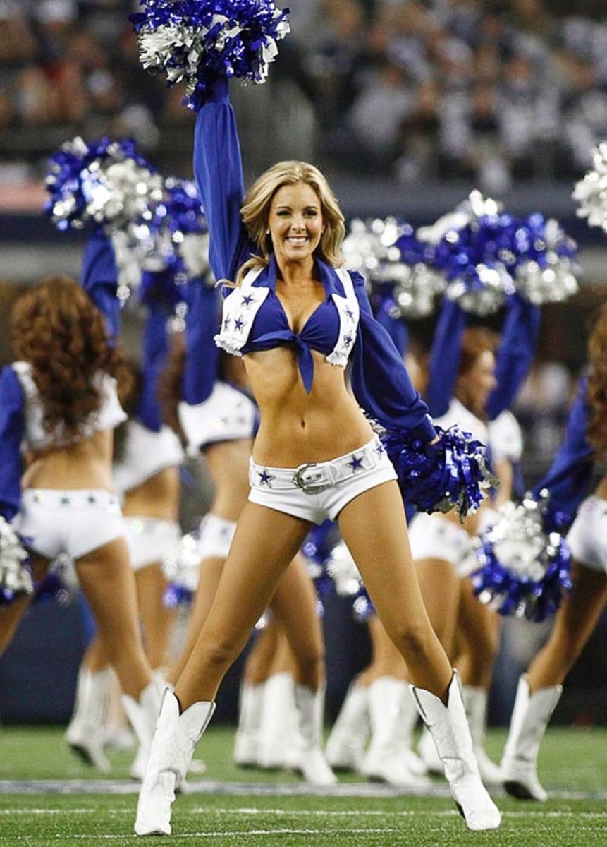 131230171707-dallas-cowboys-cheerleaders-bar1312291753-eagles-at-cowboys-single-image-cut.jpg