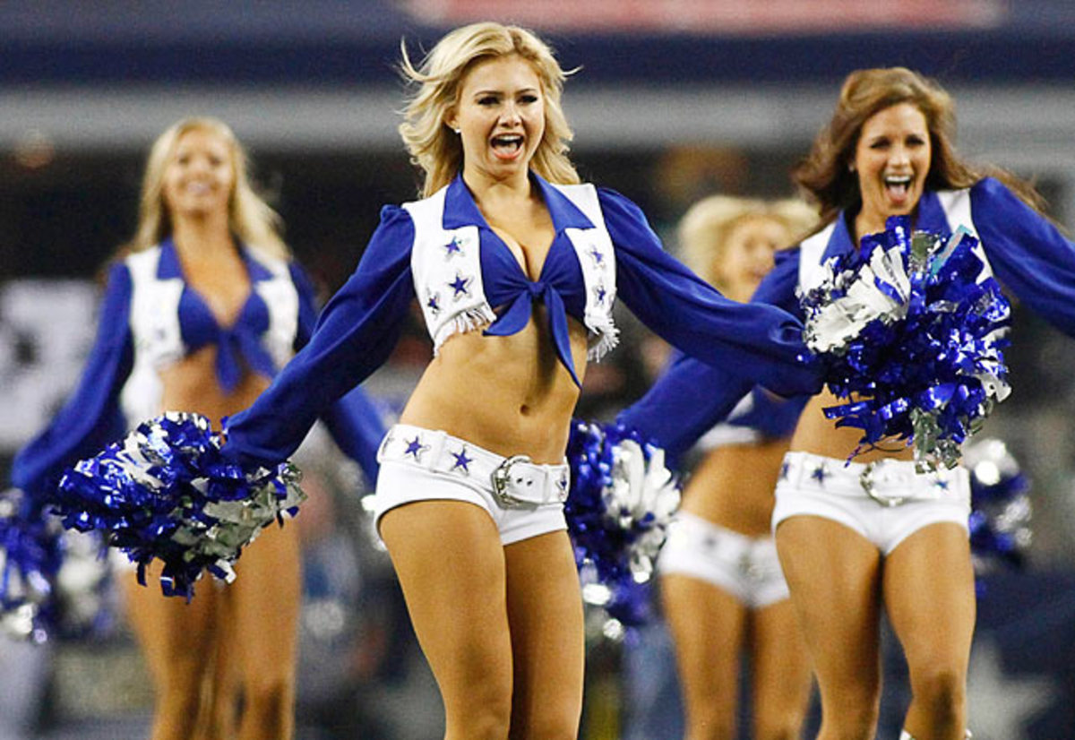 131230171704-dallas-cowboys-cheerleaders-bar1312291748-eagles-at-cowboys-single-image-cut.jpg