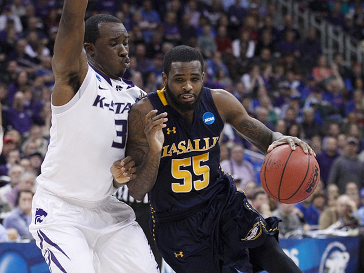 With its victory over Kansas State, La Salle has now won back-to-back games in the NCAA tournament. (Jeff Moffett/Icon SMI)