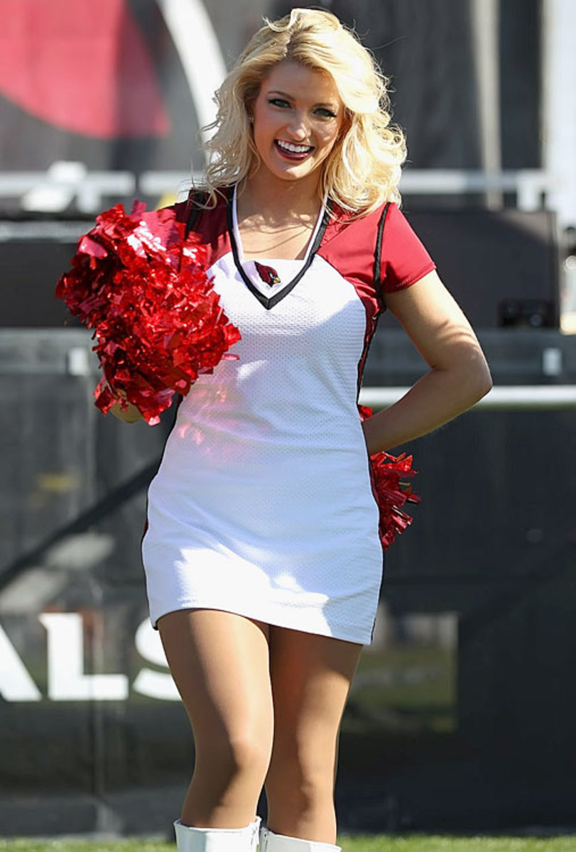 131230171502-arizona-cardinals-cheerleaders-a08x9312-single-image-cut.jpg