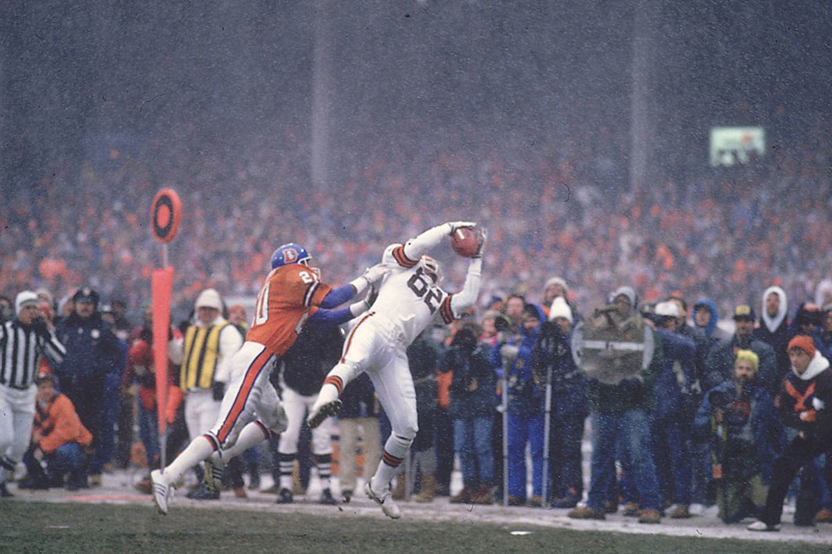 There were loads of individual achievements with the Browns—Newsome held numerous alltime tight end records when he retired, but the team’s failures marked his on-field tenure. (John D. Hanlon/Sports Illustrated)