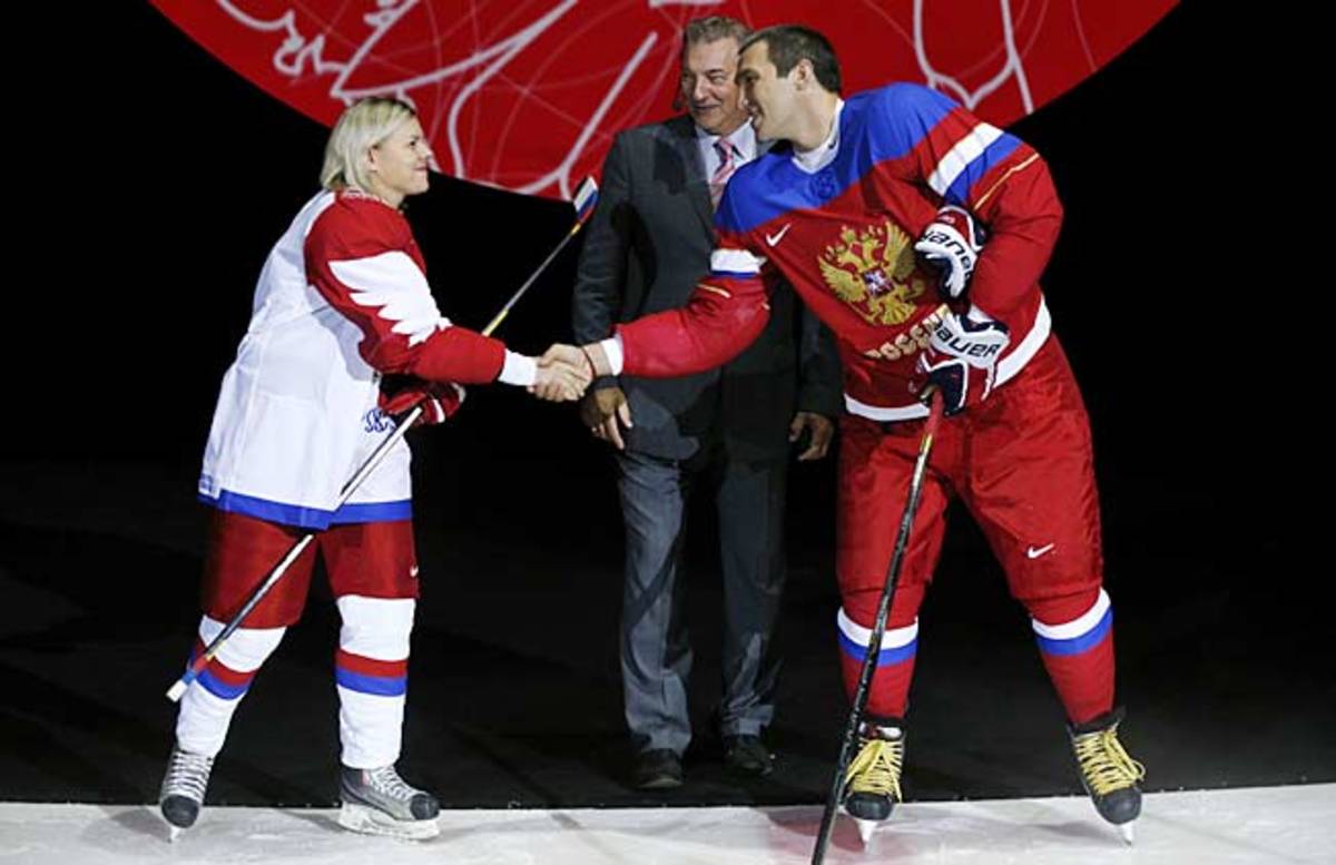 Ovi and Russian women's national team defender Alexandra Kapustina model their teams new threads.