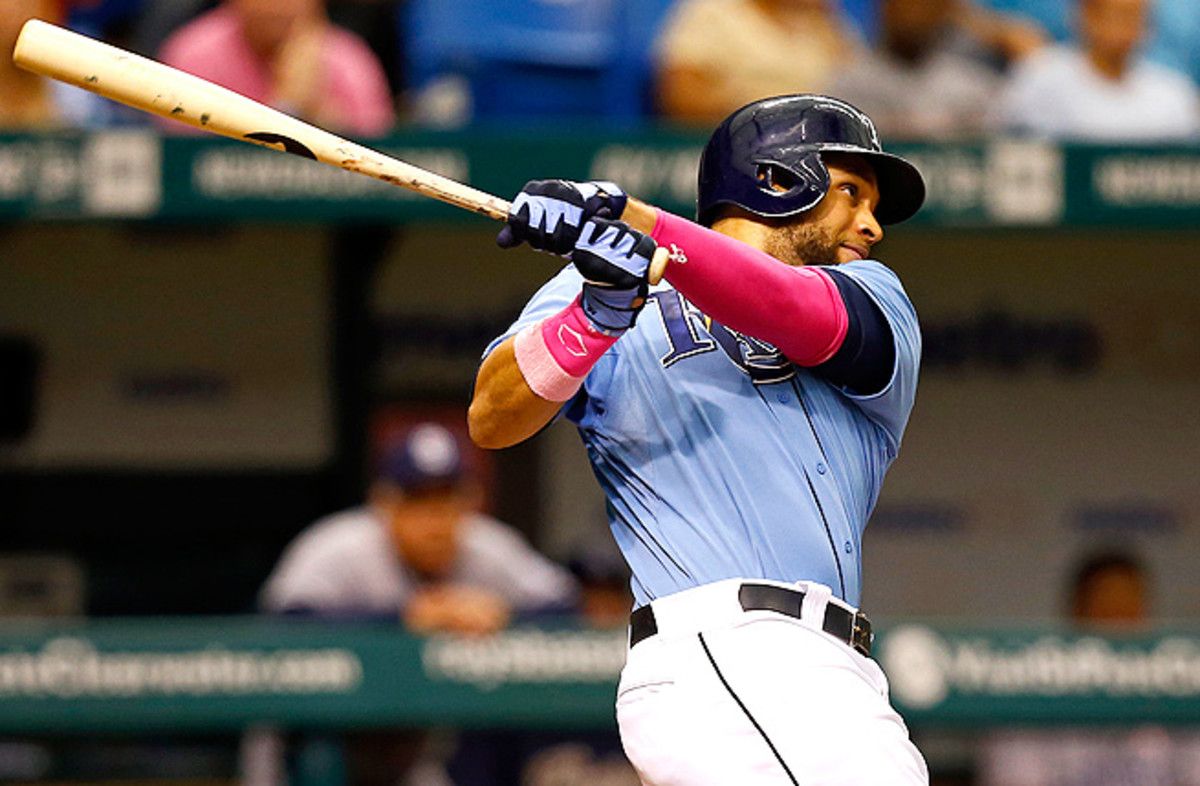 James Loney smacked his third home run of the year Sunday, boosting his batting average to .376.