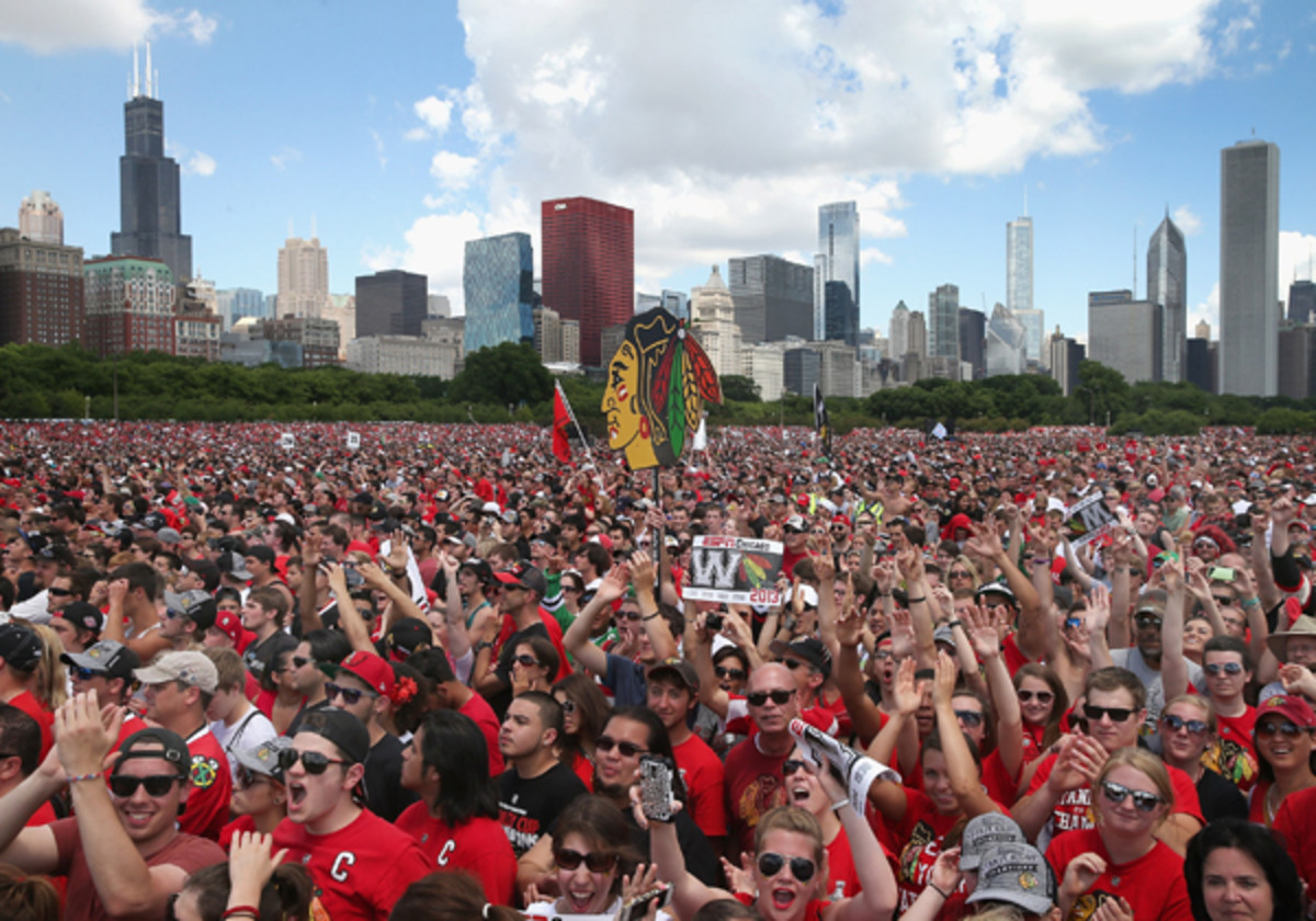 Blackhawks fans :: Scott Olson/Getty Images