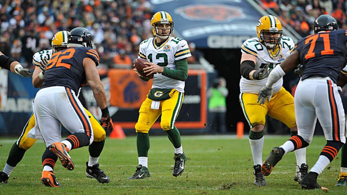 Against a weak Bears pass rush, Aaron Rodgers should have plenty of time to throw Monday night at Lambeau Field. (David Banks/Getty Images)